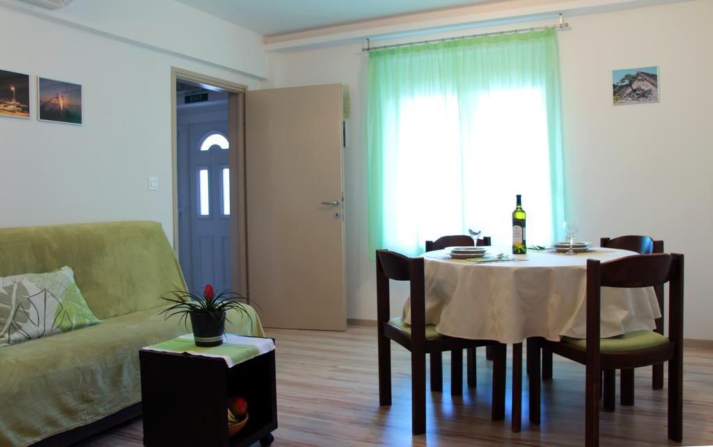 Apartment Ljubica Kastel Gomilica Kastela Exterior photo